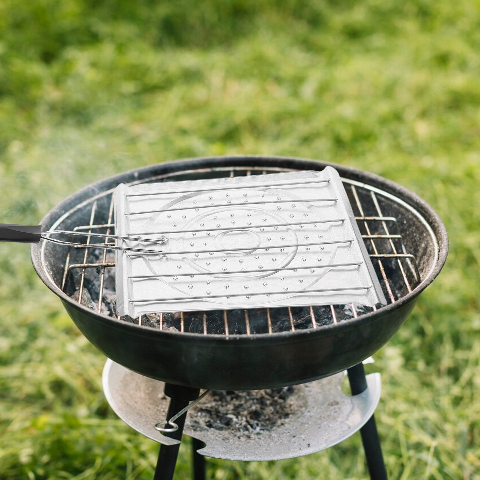 Folding Handle Perforated Gril - đánh giá và giá Camping Cooking Vegetables
